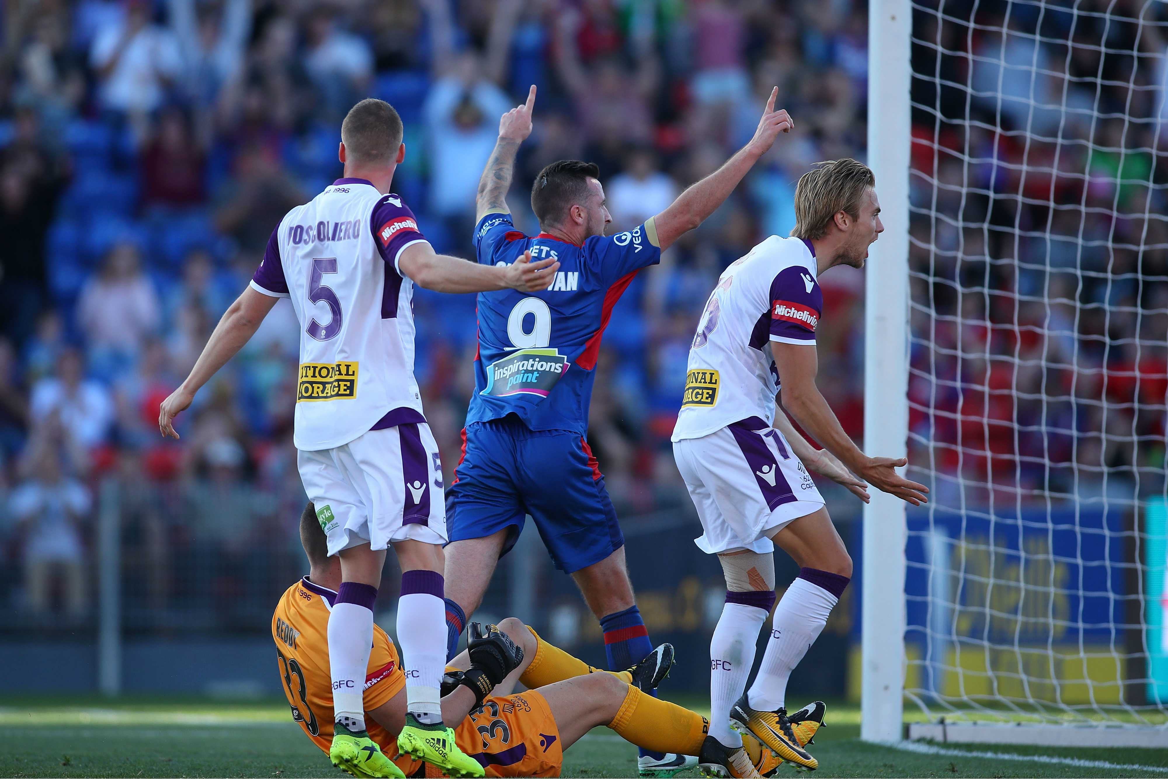 Soi kèo Newcastle Jets - Perth Glory