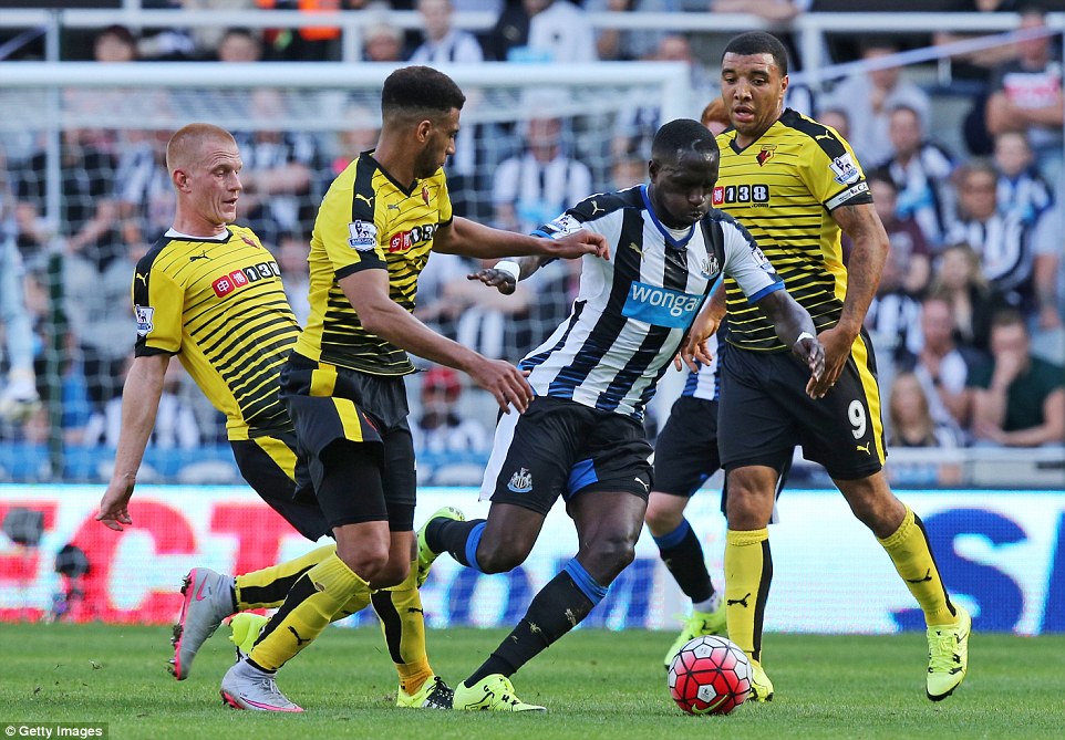 Soi kèo Watford – Newcastle