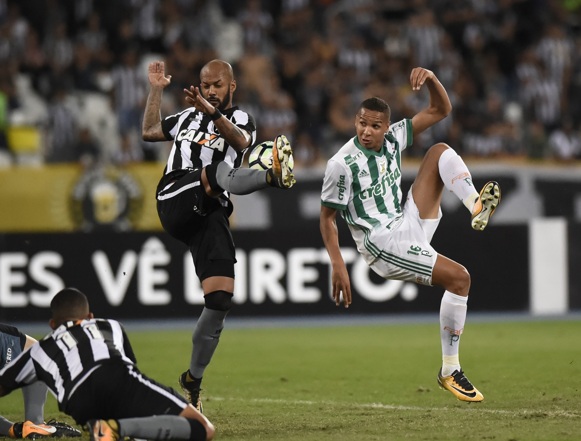 Soi kèo Botafogo - Atletico Paranaense