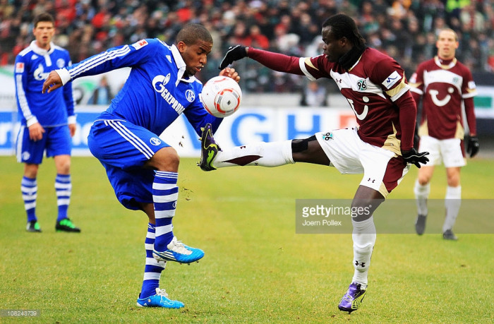 Soi kèo Schalke - Hannover, 0h00 ngày 22/1