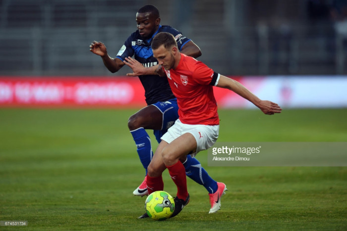 Soi kèo Auxerre - Nimes, 2h45 ngày 13/2