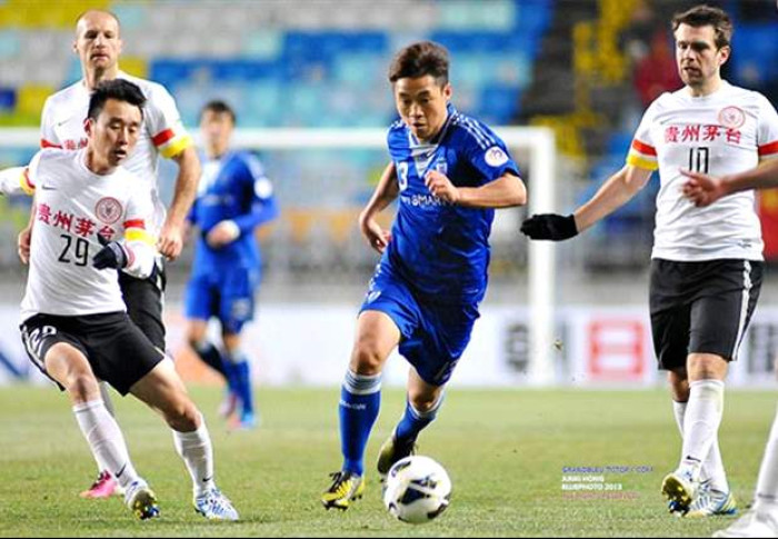 Soi kèo Suwon Bluewings - Pohang Steelers, 14h00 ngày 18/3