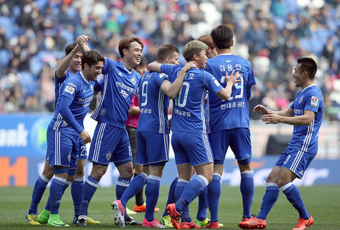 Soi kèo Ulsan - Suwon Bluewings, 17h00 ngày 12/8